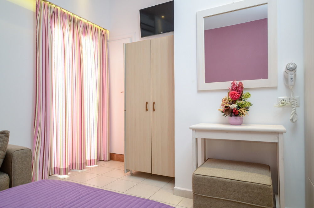 Hotel Panormos And